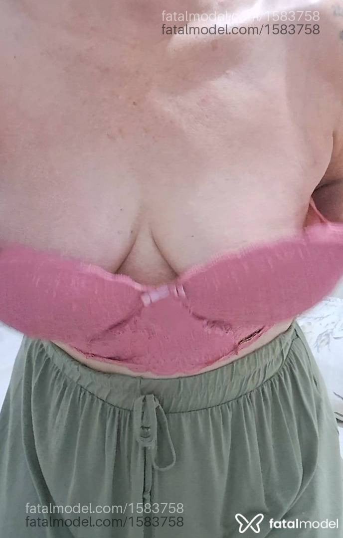 Acompanhante mulher com cabelo castanho de olhos castanhos em Bauru - Alexia Dourado