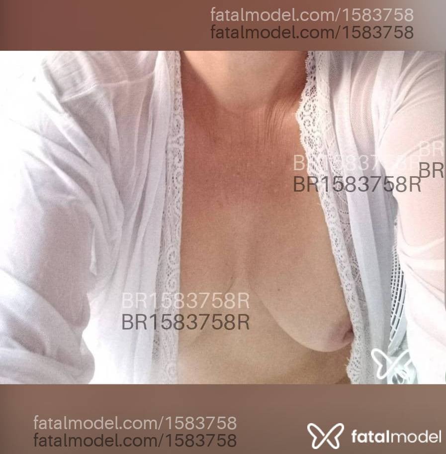 Acompanhante mulher com cabelo castanho de olhos castanhos - Alexia Dourado