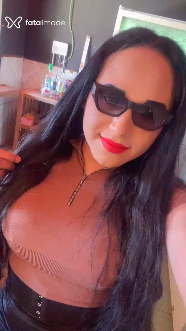 Acompanhante mulher trans morena (o) de olhos castanhos - Yzabela Brandao