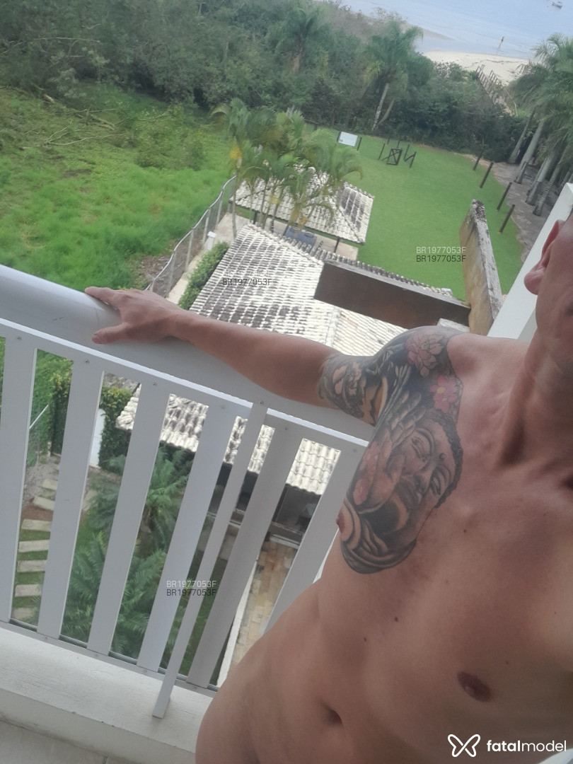Acompanhante homem com cabelo castanho de olhos castanhos em Florianópolis - Fernando