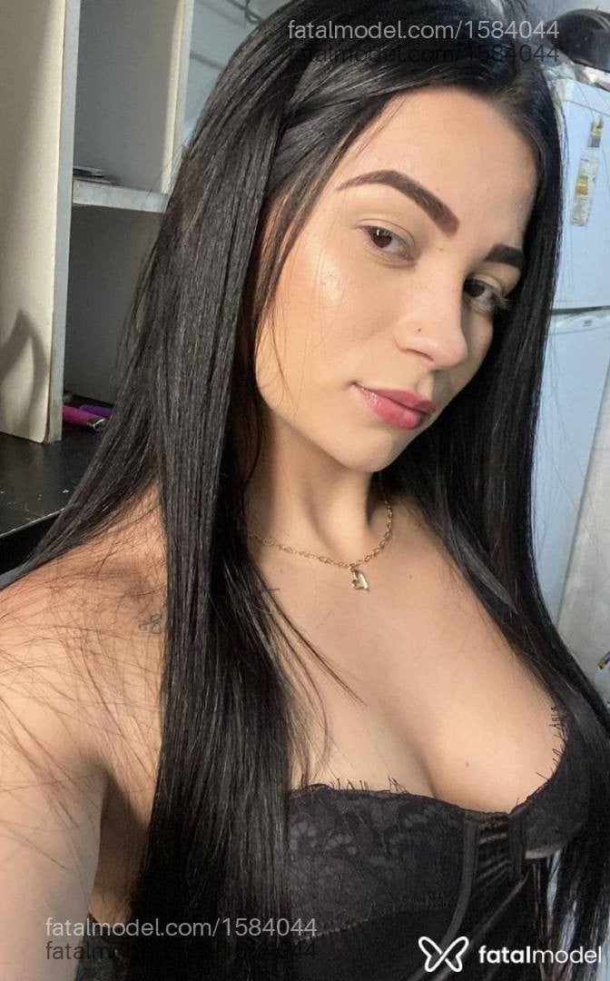 Acompanhante mulher morena (o) de olhos castanhos - Dudda Ferrari
