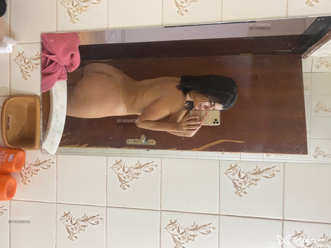 Acompanhante mulher com cabelo castanho de olhos castanhos em Goiânia - Júlia Noleto