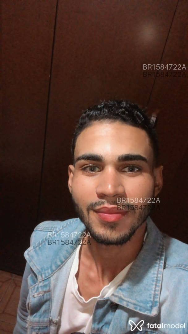Acompanhante homem morena (o) de olhos castanhos em Valparaíso Acompanhante homem morena (o) de olhos castanhos em Valparaíso - Alexandre Diniz