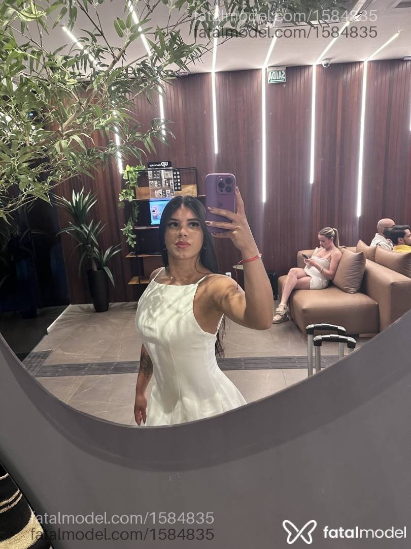 Acompanhante mulher morena (o) de olhos castanhos em Realeza - Valentina