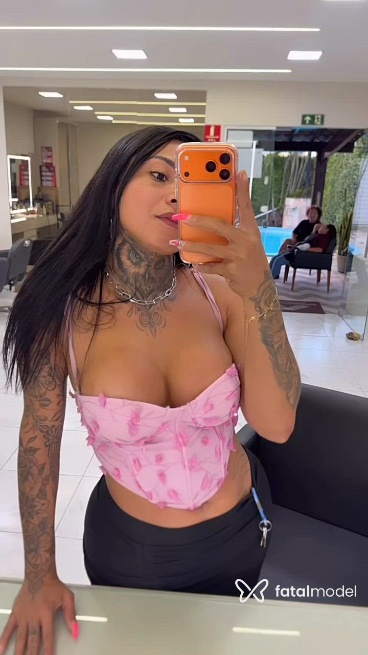 Acompanhante travesti loira (o) de olhos pretos - Luana Prado