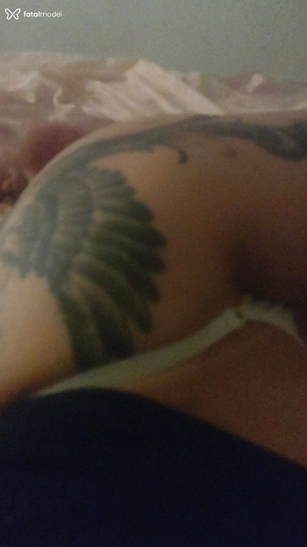 Acompanhante mulher com cabelo castanho de olhos castanhos - Livia