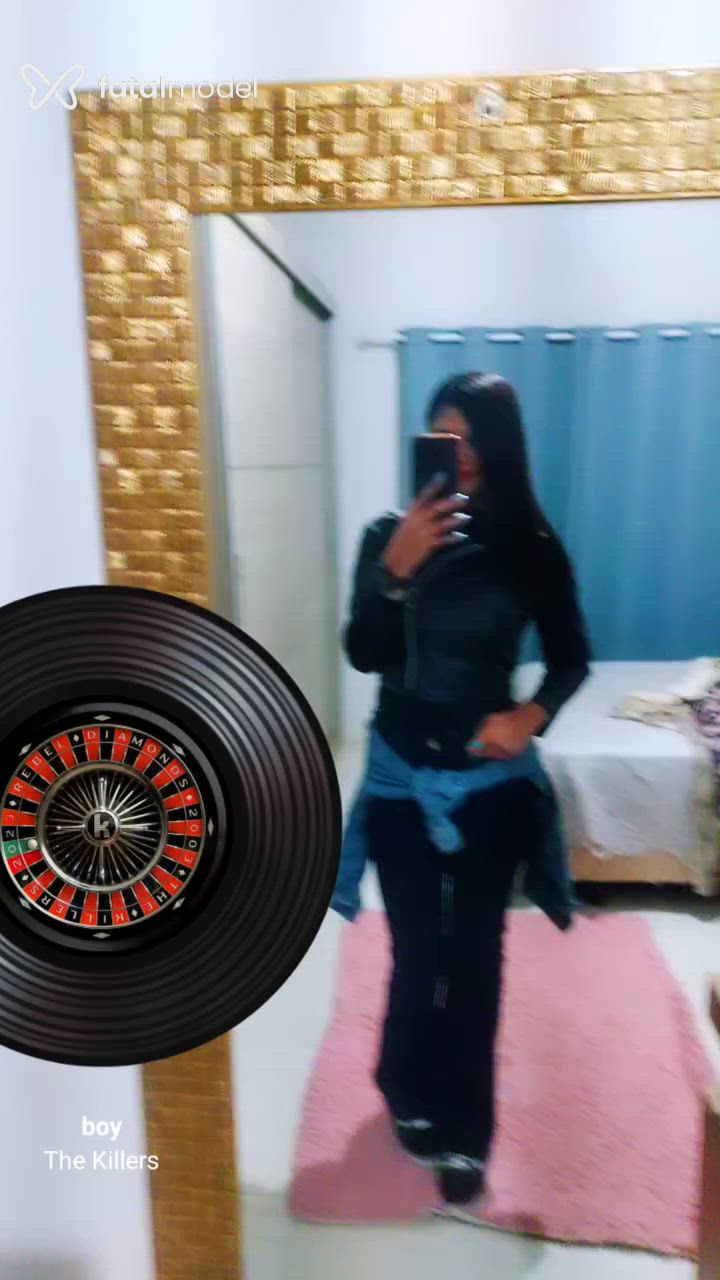 Acompanhante mulher com cabelo castanho de olhos castanhos em Araras Acompanhante mulher com cabelo castanho de olhos castanhos em Araras - Livia