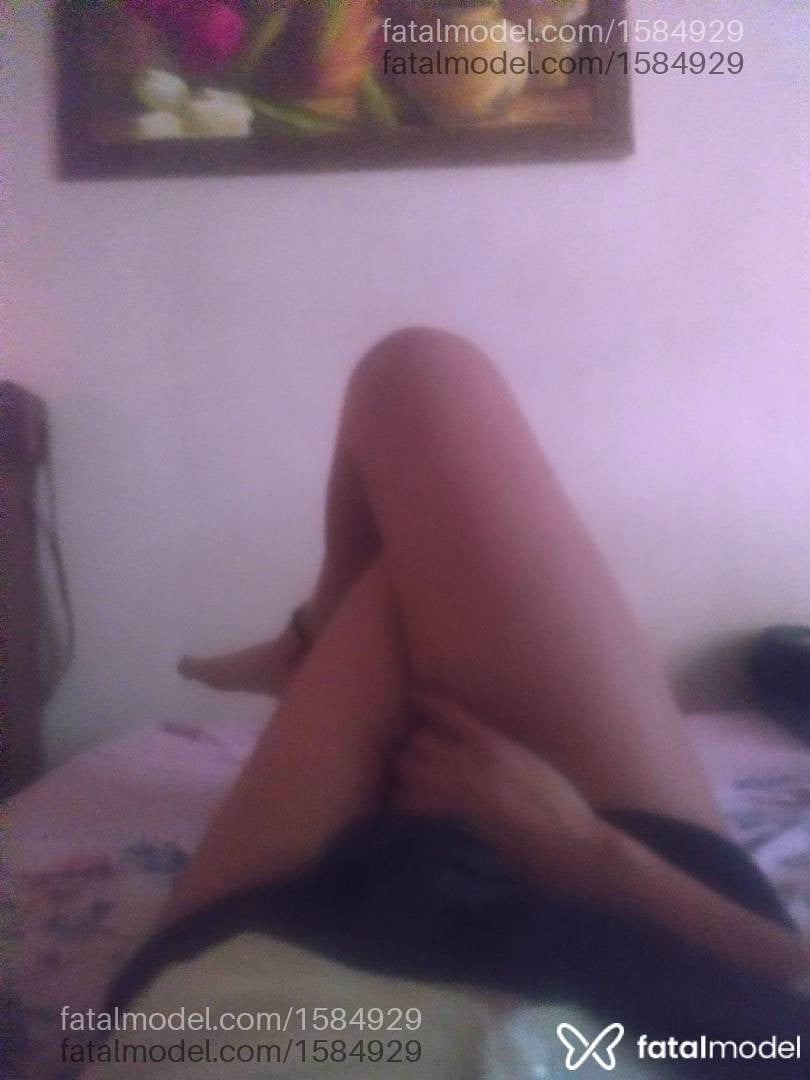 Acompanhante mulher com cabelo castanho de olhos castanhos - Livia