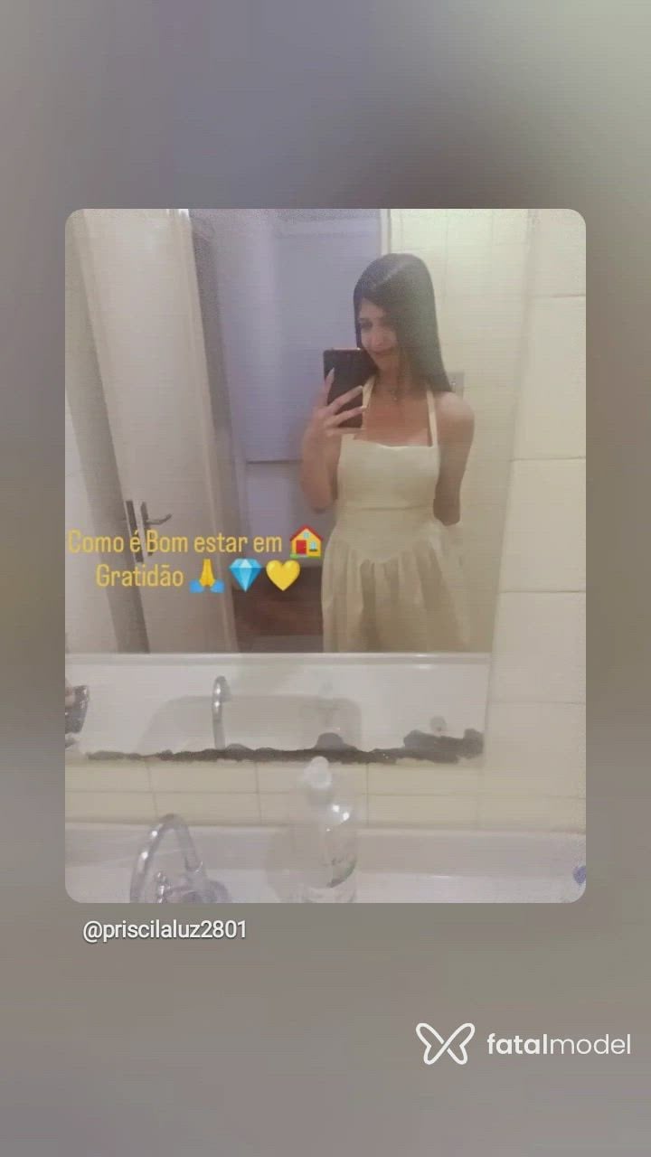 Acompanhante mulher com cabelo castanho de olhos castanhos - Livia