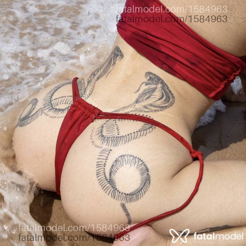 Acompanhante mulher com cabelo castanho de olhos azuis em Rio de Janeiro - Branca