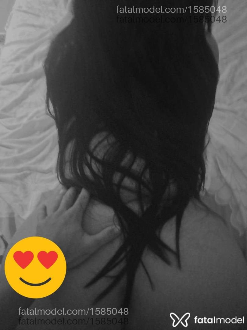 Acompanhante mulher morena (o) de olhos castanhos - Lara Noir