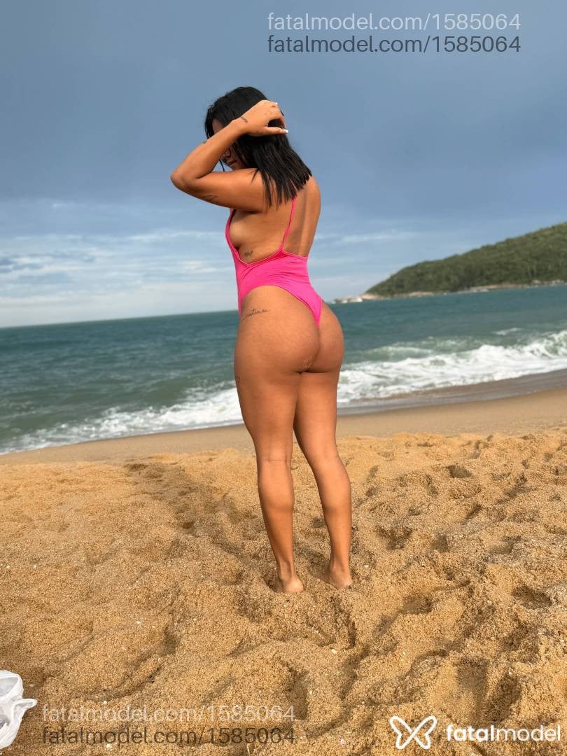 Acompanhante mulher com cabelo castanho de olhos pretos - Sara