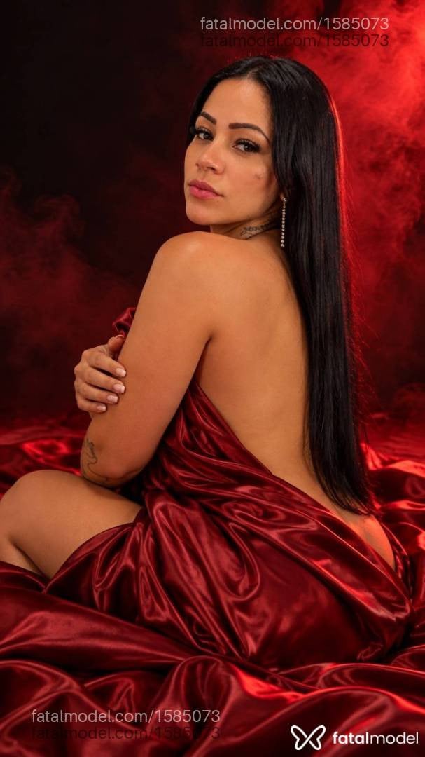 Acompanhante mulher ruiva (o) de olhos castanhos - Kate