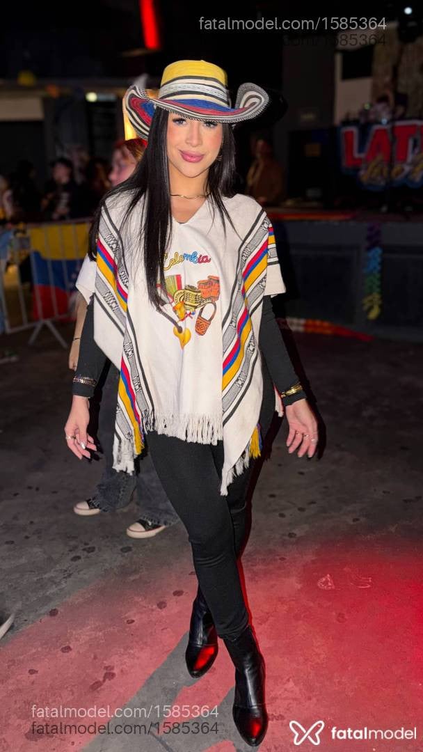Acompanhante mulher morena (o) de olhos castanhos - Laura