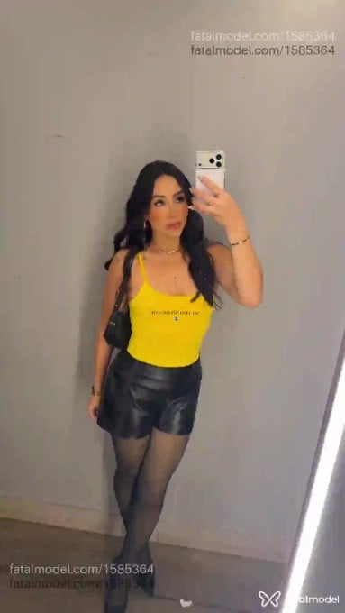 Acompanhante mulher morena (o) de olhos castanhos - Laura