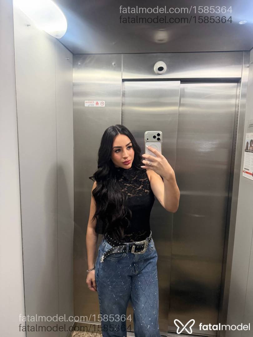 Acompanhante mulher morena (o) de olhos castanhos - Laura