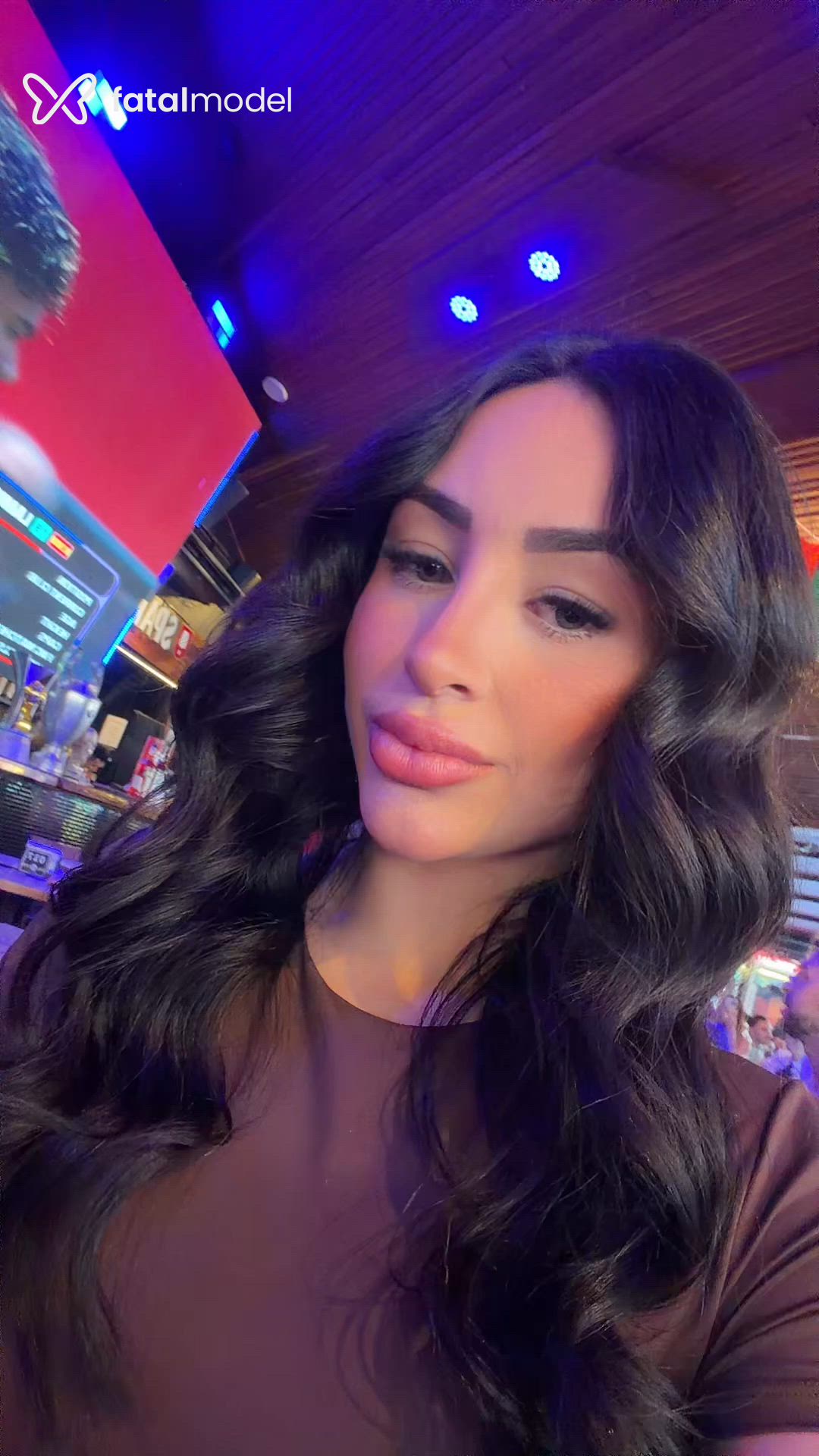 Acompanhante mulher morena (o) de olhos castanhos - Laura