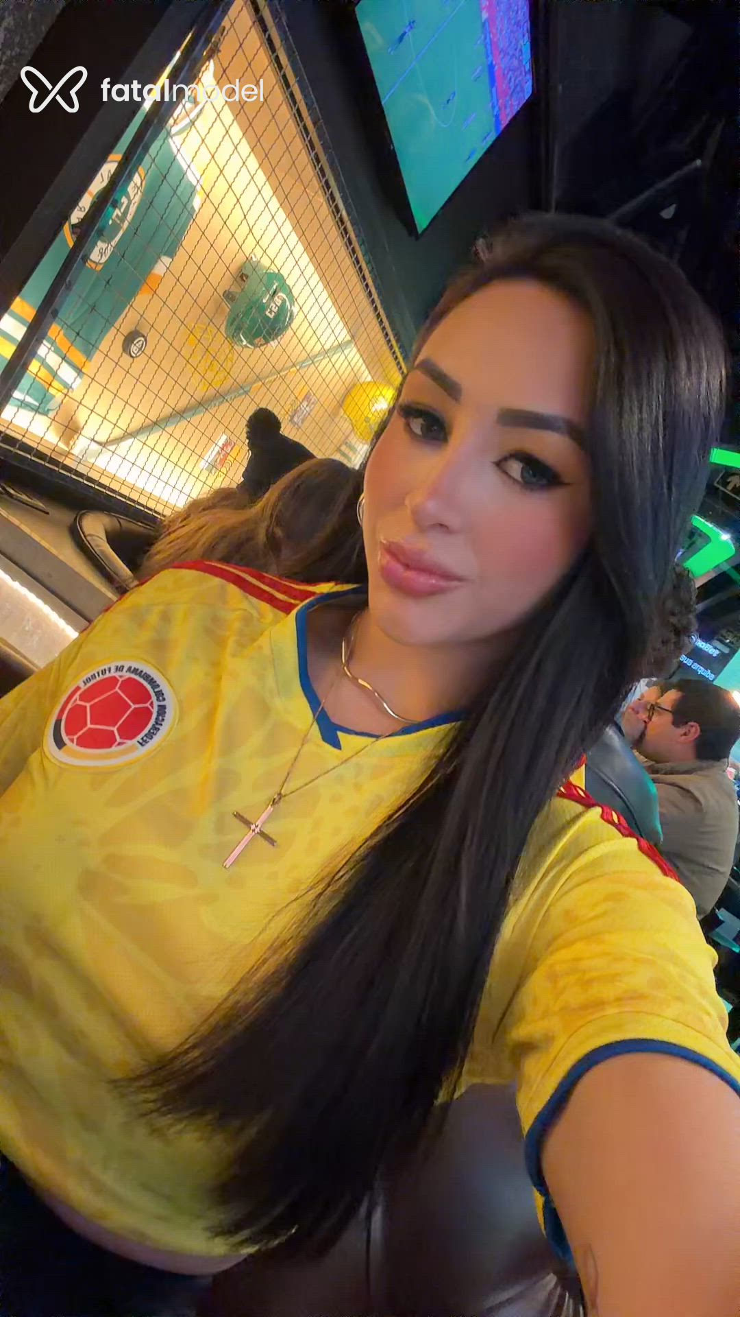Acompanhante mulher morena (o) de olhos castanhos - Laura