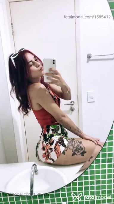 Acompanhante mulher ruiva (o) de olhos castanhos em São Carlos Acompanhante mulher ruiva (o) de olhos castanhos em São Carlos - Sophie Benvenut