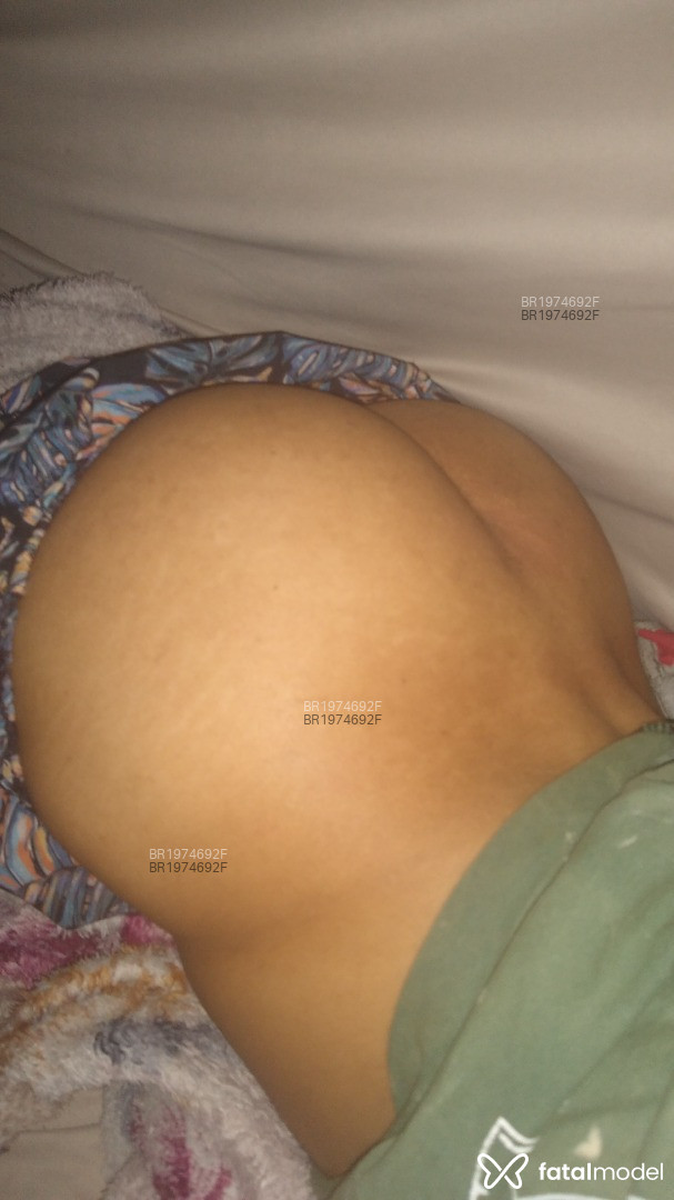 Acompanhante homem com cabelo castanho de olhos castanhos - Gzinho Acompanhante homem com cabelo castanho de olhos castanhos - Gzinho