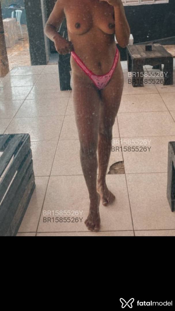 Acompanhante mulher morena (o) de olhos castanhos em Mineiros - Camila