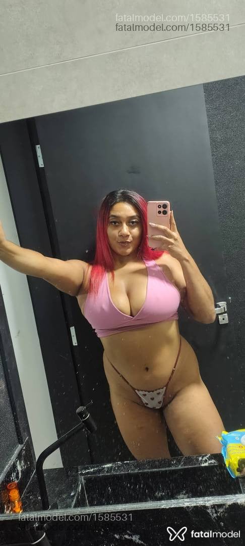 Acompanhante mulher ruiva (o) de olhos castanhos - Lorrayne Piment