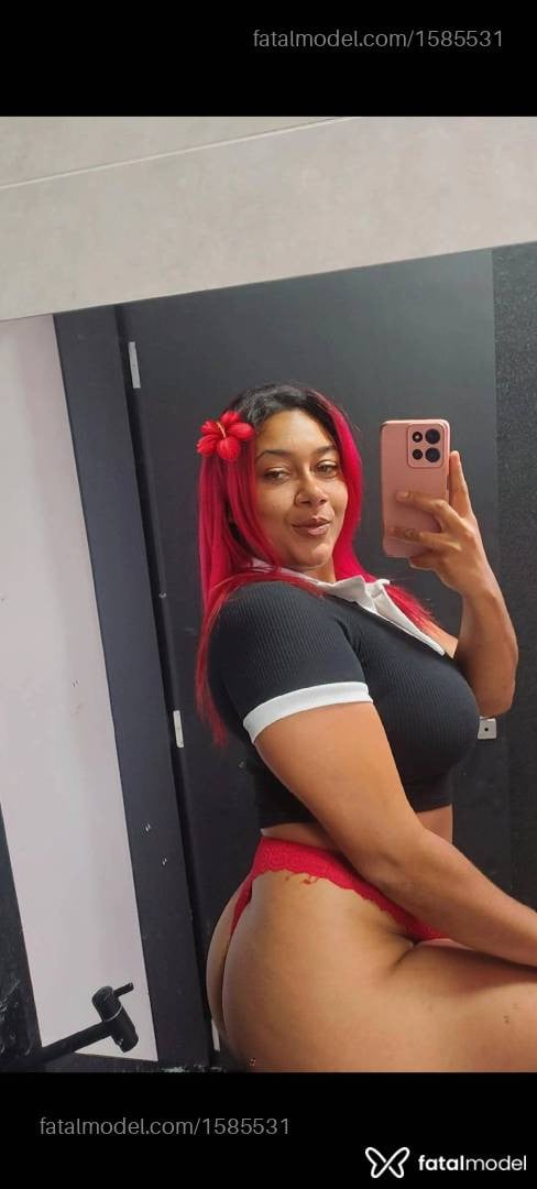 Acompanhante mulher ruiva (o) de olhos castanhos - Lorrayne Piment