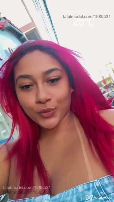Acompanhante mulher ruiva (o) de olhos castanhos - Lorrayne Piment
