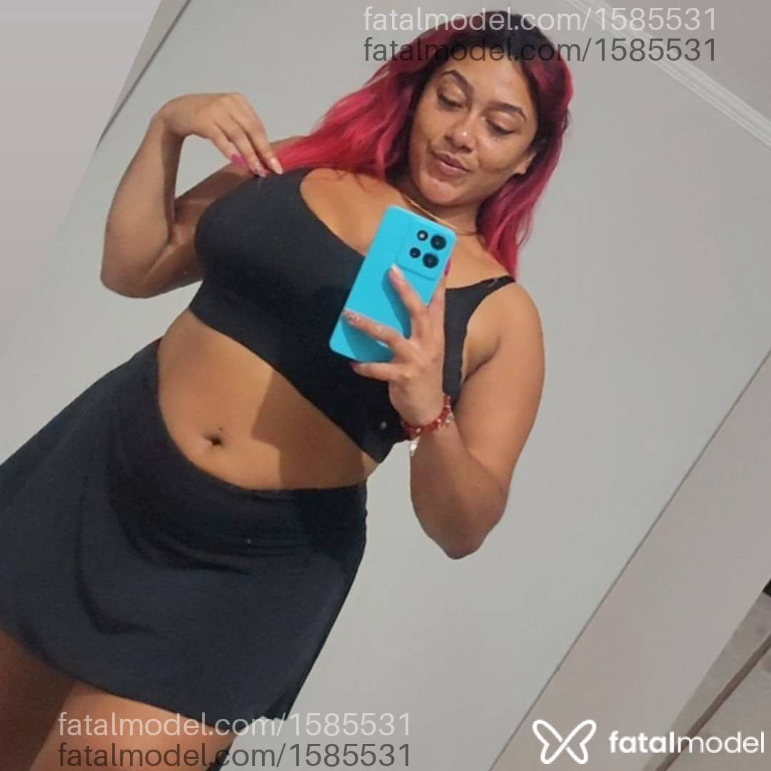 Acompanhante mulher ruiva (o) de olhos castanhos - Lorrayne Piment
