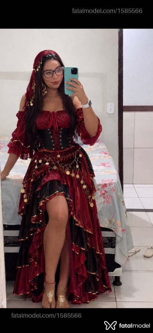 Acompanhante mulher morena (o) de olhos castanhos - Alicya