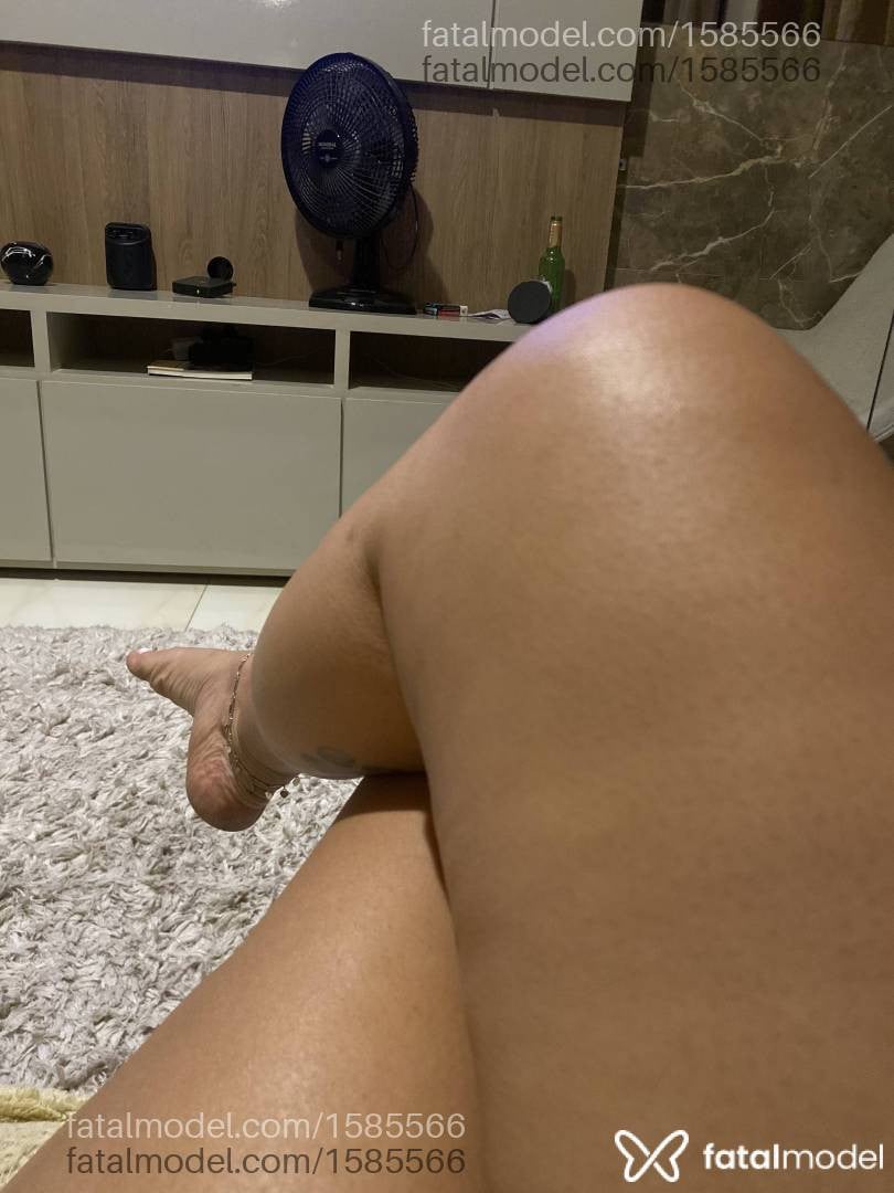 Acompanhante mulher morena (o) de olhos castanhos - Alicya