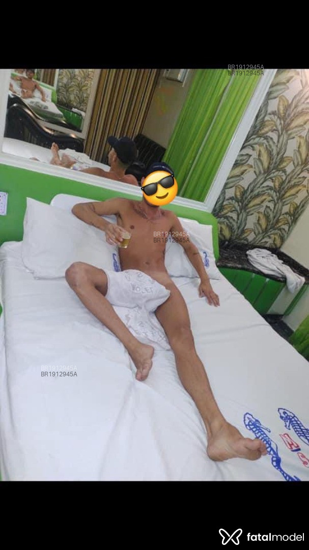 Acompanhante homem morena (o) de olhos verdes em Virtual Acompanhante homem morena (o) de olhos verdes em Virtual - Kauan