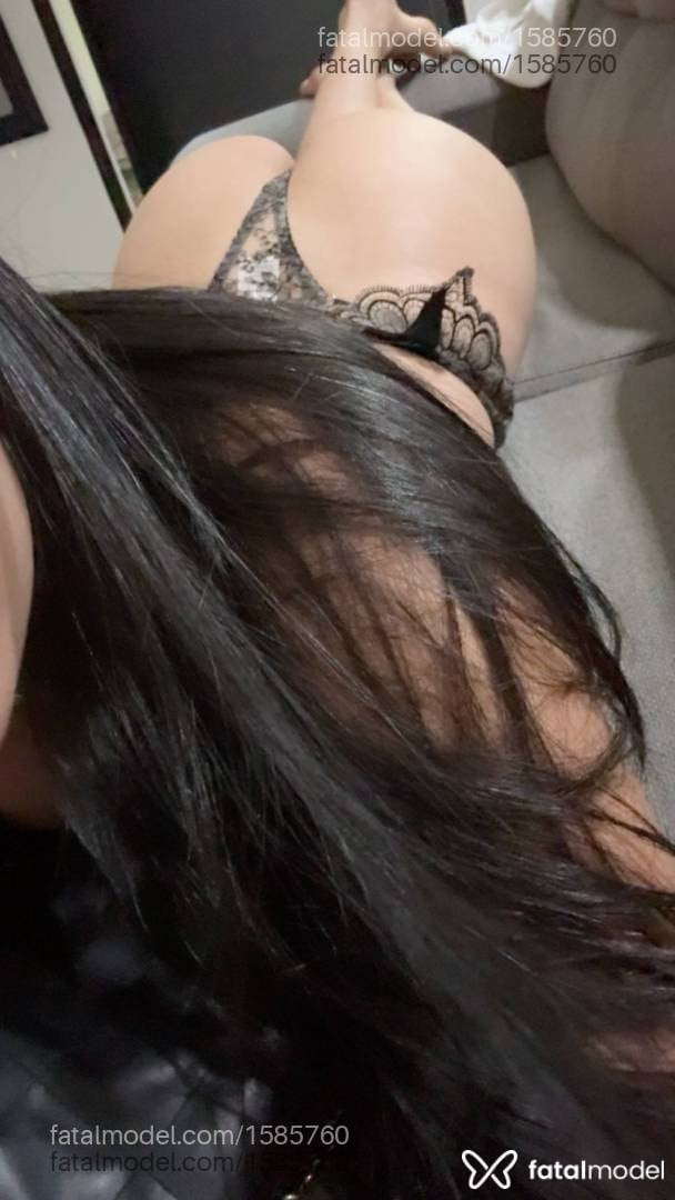 Acompanhante mulher morena (o) de olhos castanhos - Héven Sofia