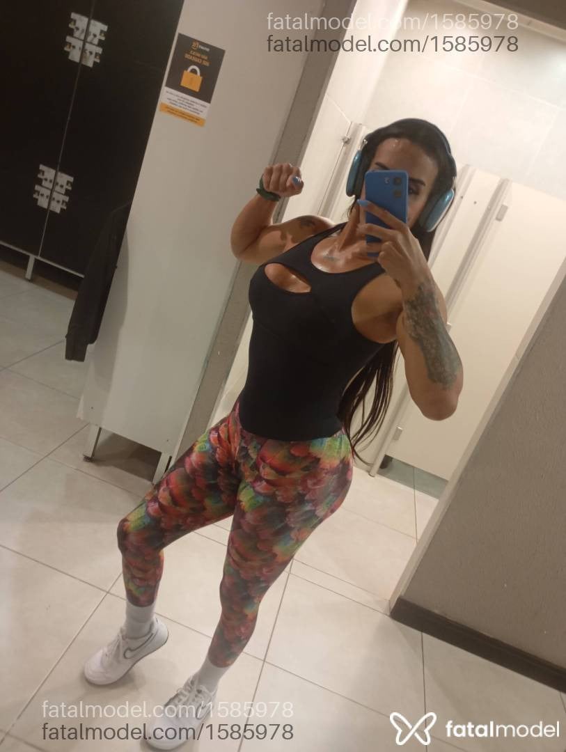 Acompanhante travesti com cabelo castanho de olhos castanhos em São José do Rio Preto - Danielle Senna