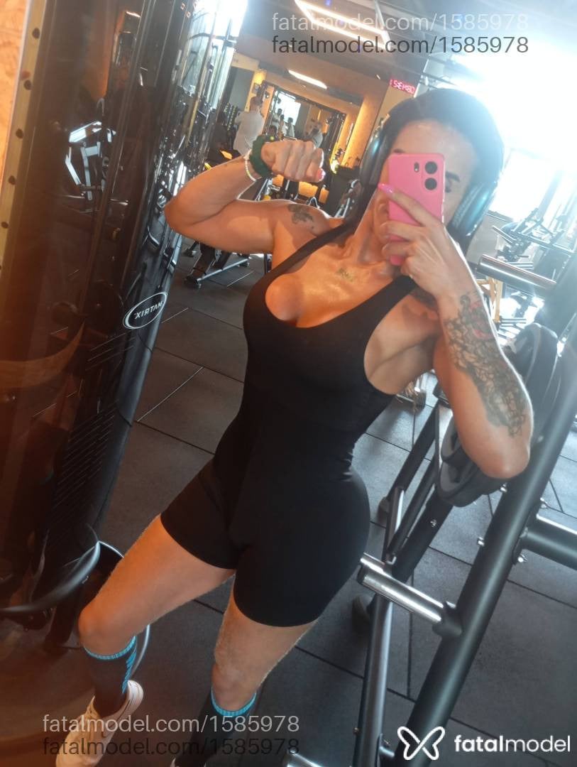 Acompanhante travesti com cabelo castanho de olhos castanhos em Juiz de Fora - Danielle Senna