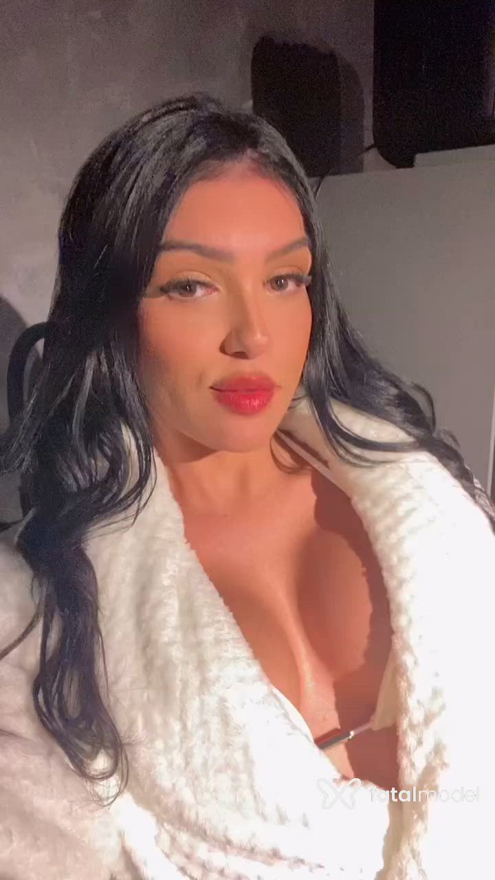 Acompanhante mulher com cabelo castanho de olhos castanhos - Jade Ferrari