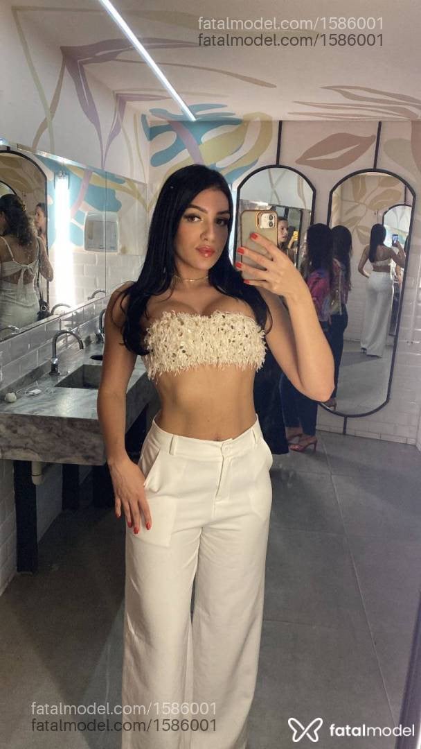 Acompanhante mulher com cabelo castanho de olhos castanhos - Jade Ferrari