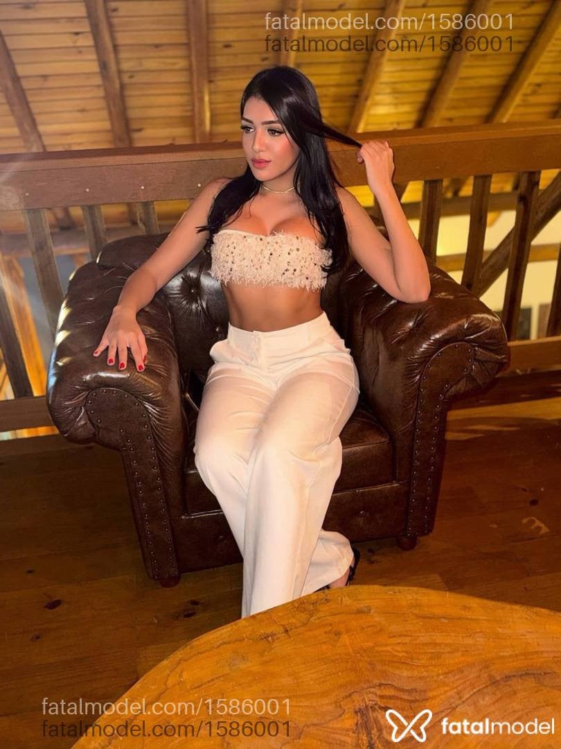 Acompanhante mulher com cabelo castanho de olhos castanhos - Jade Ferrari