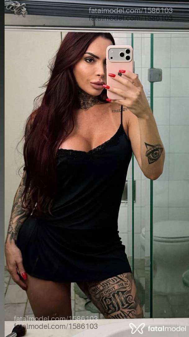 Acompanhante mulher trans ruiva (o) de olhos castanhos - Arielle garcez