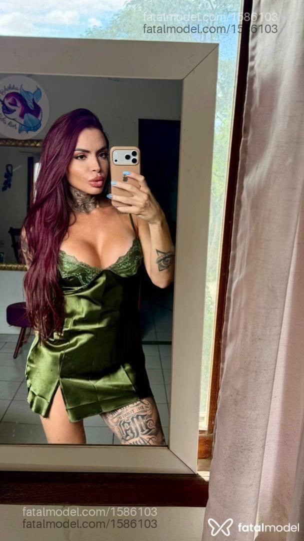 Acompanhante mulher trans ruiva (o) de olhos castanhos - Arielle garcez