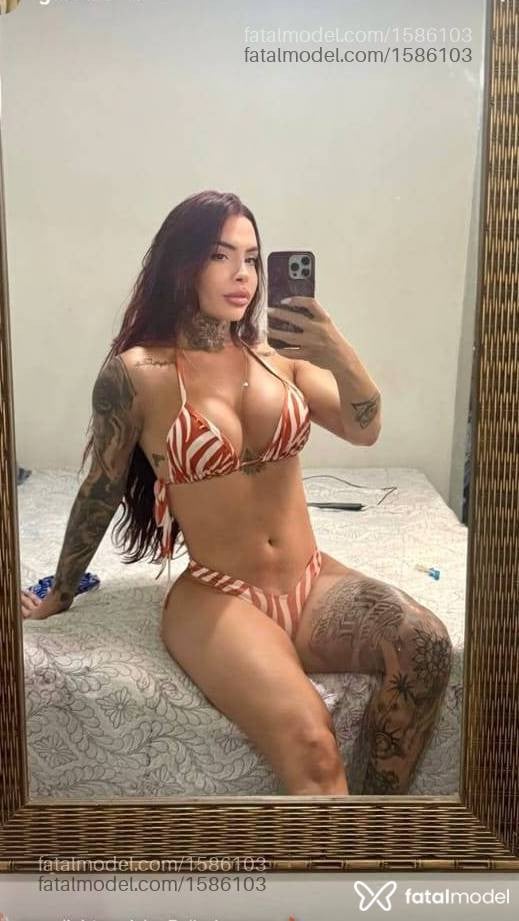 Acompanhante mulher trans ruiva (o) de olhos castanhos - Arielle garcez