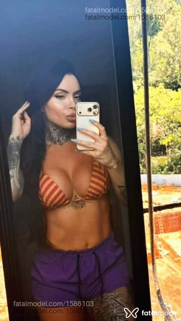 Acompanhante mulher trans ruiva (o) de olhos castanhos - Arielle garcez