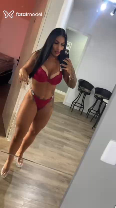Acompanhante mulher morena (o) de olhos castanhos - Luana scheper