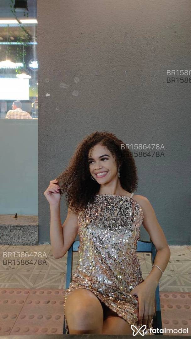 Acompanhante mulher com cabelo castanho de olhos castanhos em Brasília - Aurora Belle