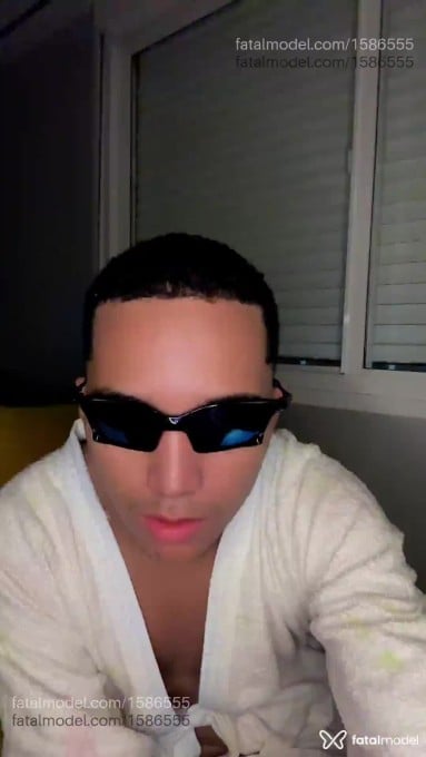 Acompanhante homem morena (o) de olhos castanhos em Pelotas - Victor Muniz
