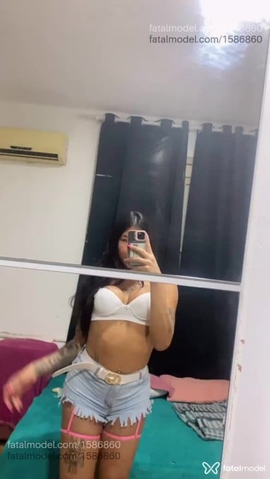 Acompanhante mulher trans com cabelo castanho de olhos castanhos em Florianópolis - Victoria