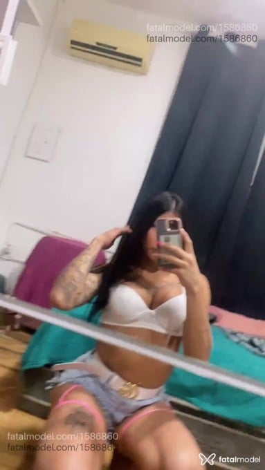 Acompanhante mulher trans com cabelo castanho de olhos castanhos em Florianópolis - Victoria