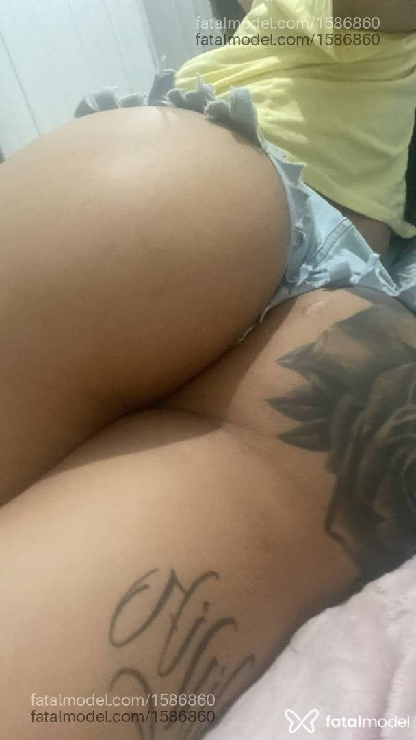 Acompanhante mulher trans com cabelo castanho de olhos castanhos em Criciúma Acompanhante mulher trans com cabelo castanho de olhos castanhos em Criciúma - Victoria