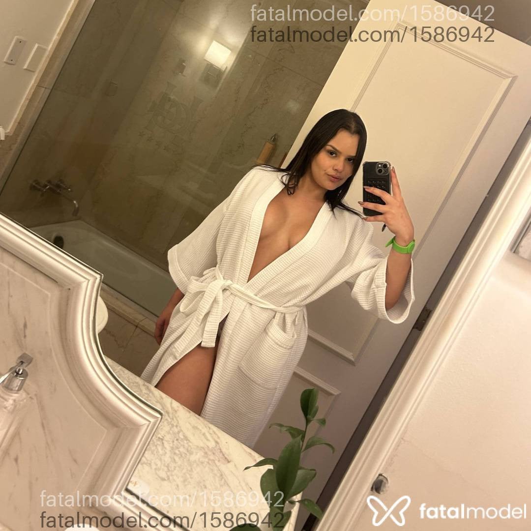 Acompanhante mulher com cabelo castanho de olhos castanhos em São José dos Campos - Maria Bittencourt