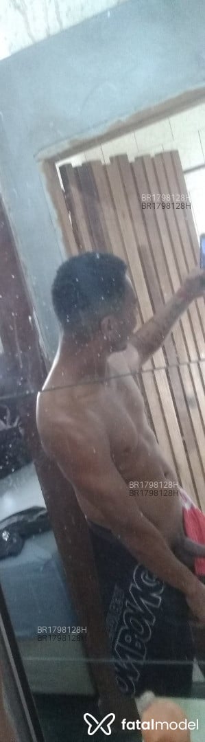 Acompanhante homem morena (o) de olhos castanhos em Rio Claro - Thiaguinho